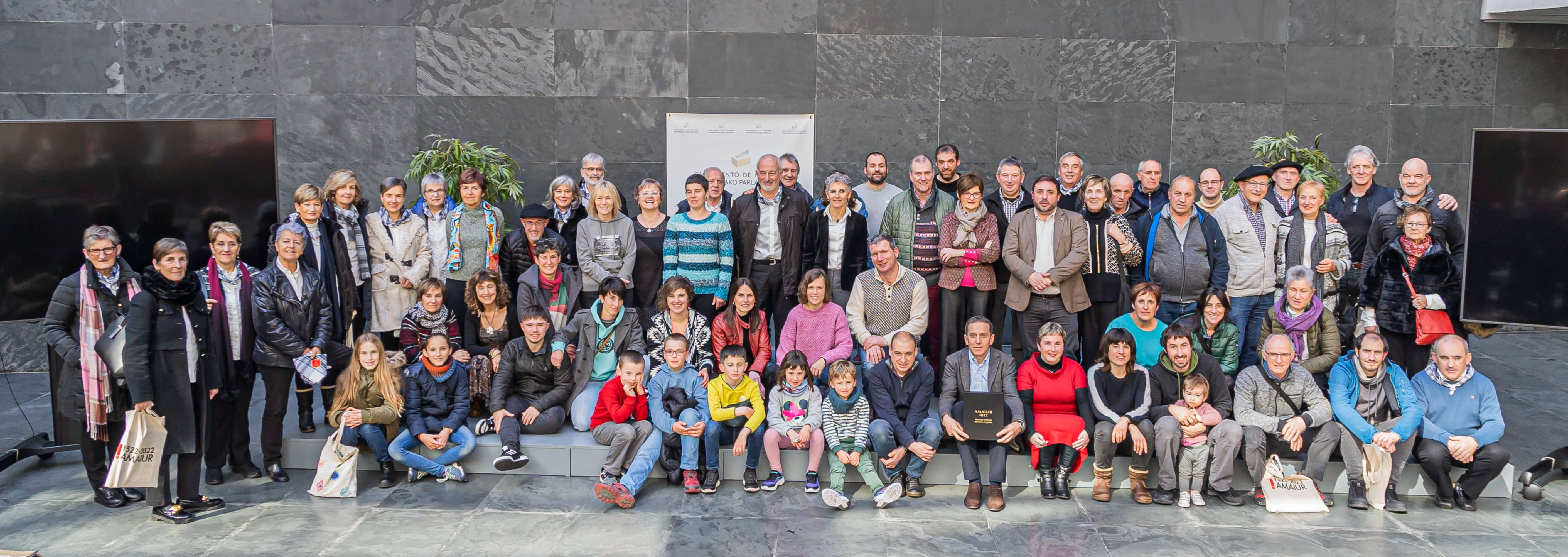 Foto de grupo del acto del 500 aniversario de Amaiur