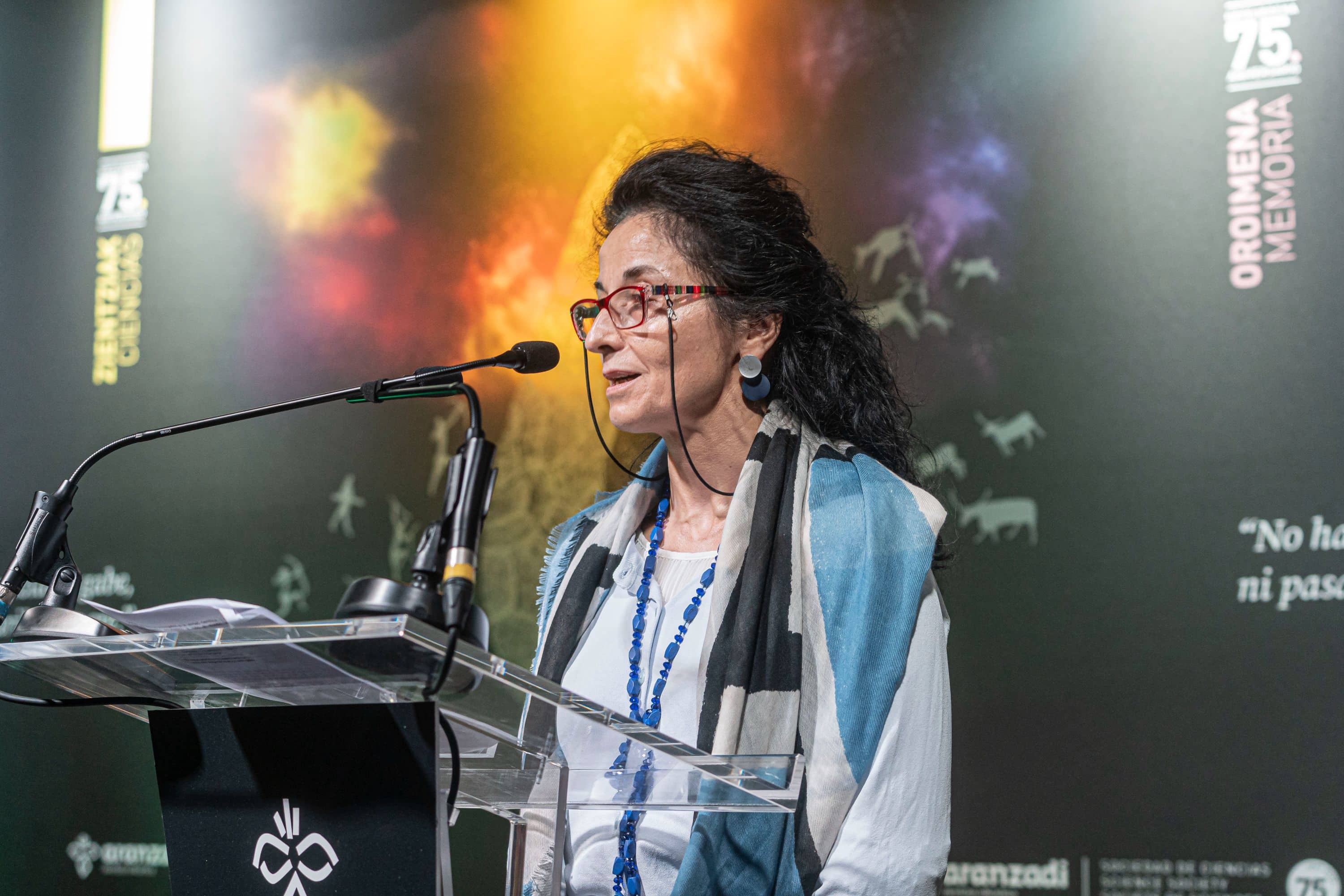 Lourdes Herrasti en la presentación del libro La Casa de las Ciencias