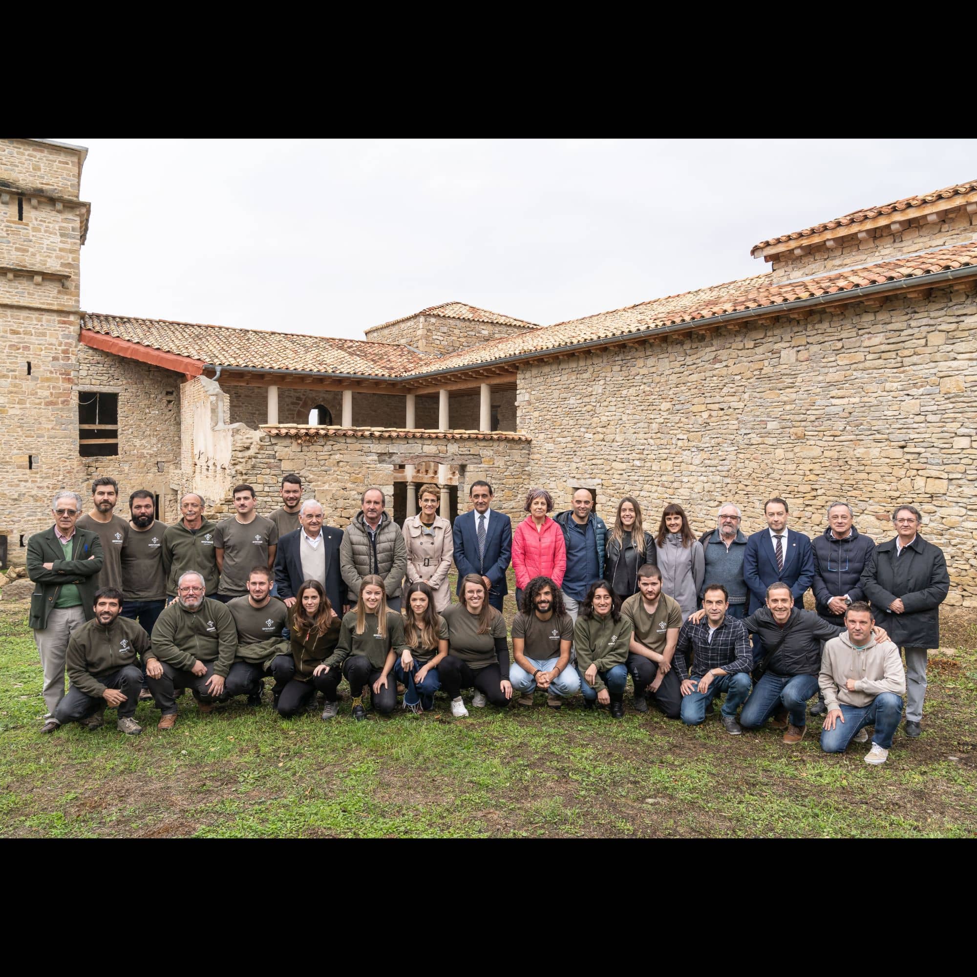 El equipo de investigación del descubrimiento "La mano de Irulegi"